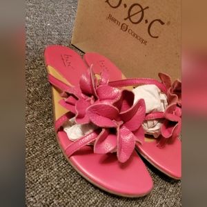 2/$45 like new BOC floral sandlea